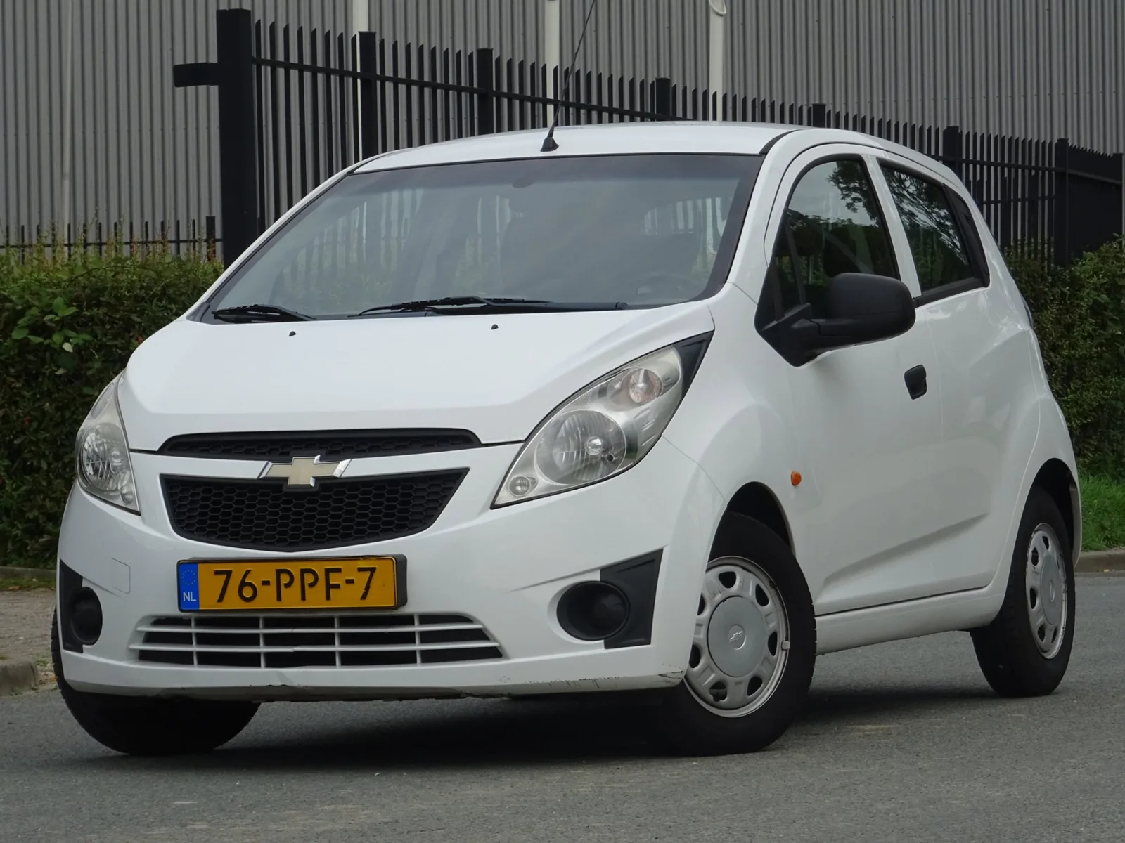 Chevrolet Spark (2011) — foto 1
