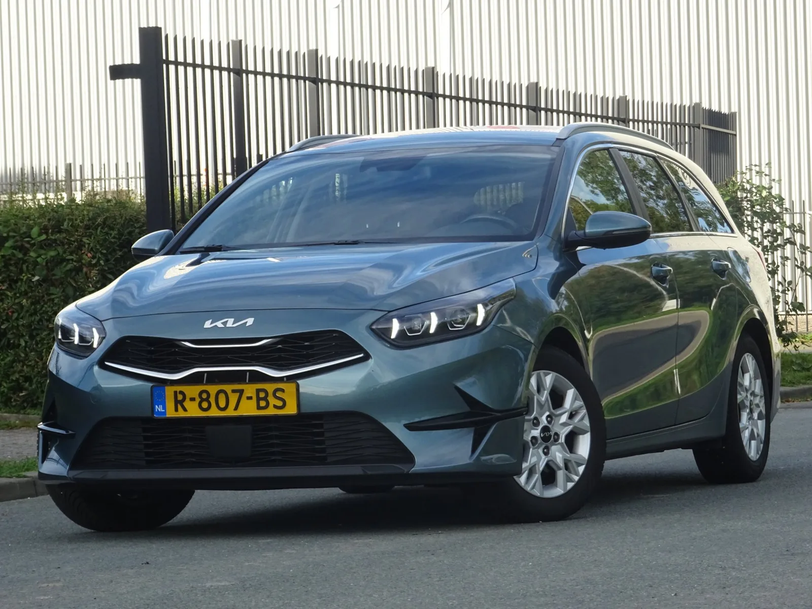 Kia Ceed (2022) — foto 1