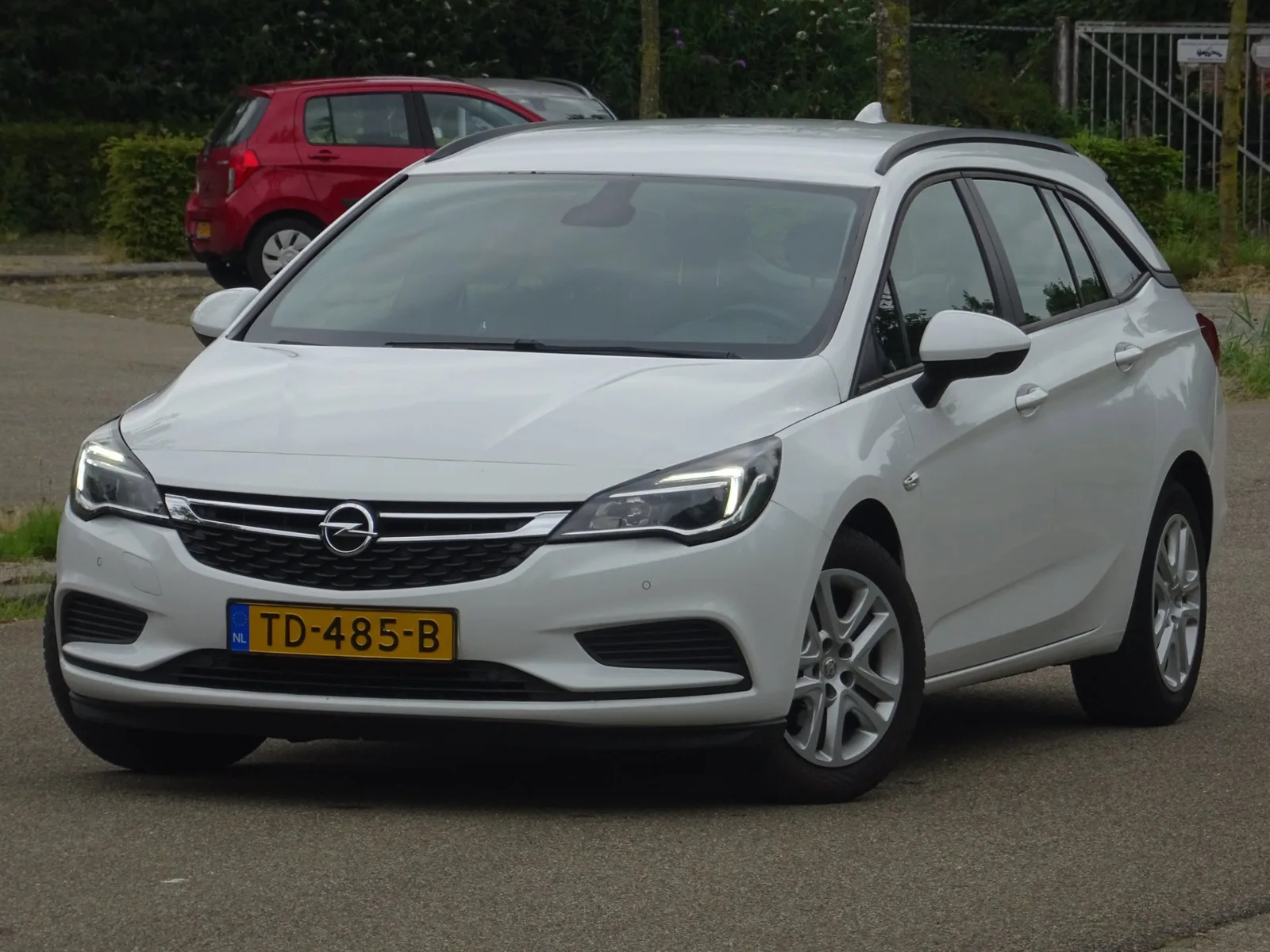 Opel Astra (2018) — foto 1