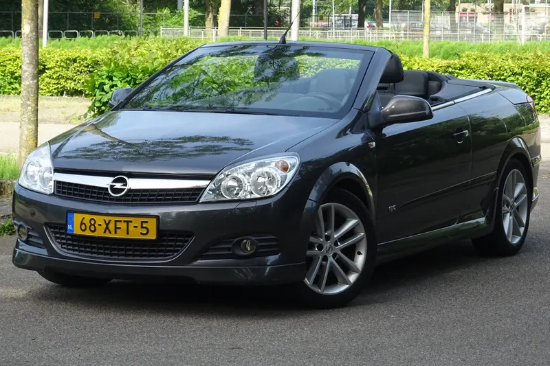 Opel Astra (2012)