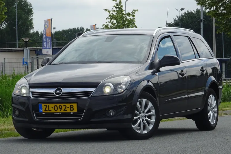 Opel Astra (2009)