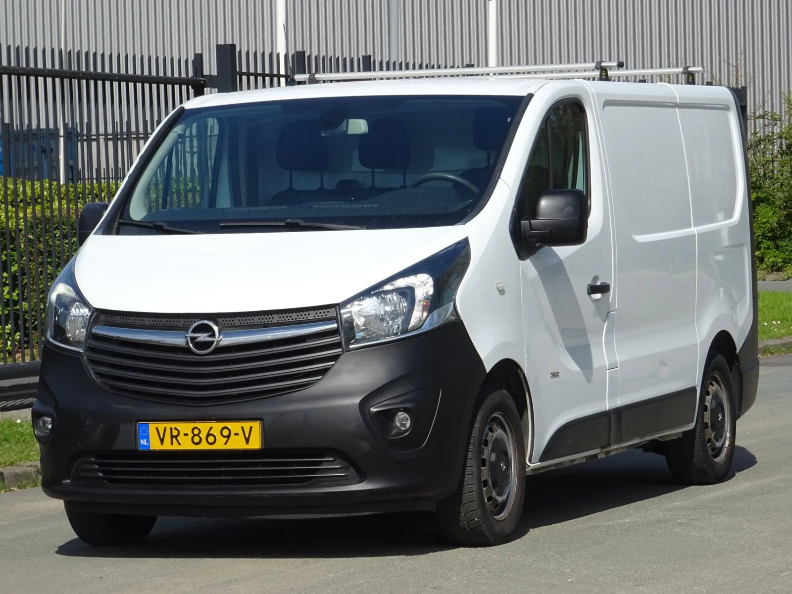 Opel Vivaro (2015) — foto 1