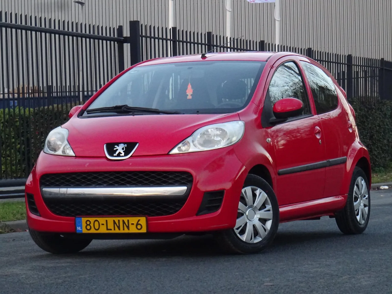 Peugeot 107 (2010) — foto 1