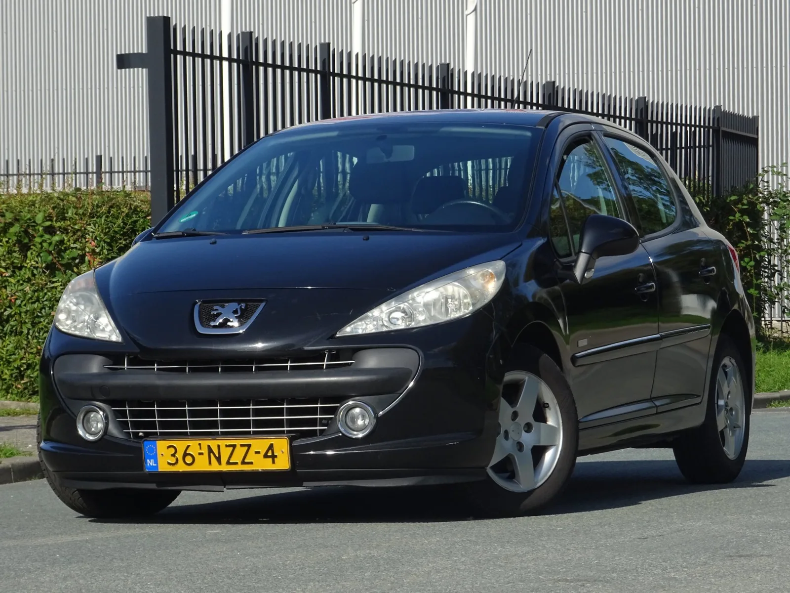 Peugeot 207 (2011) — foto 1