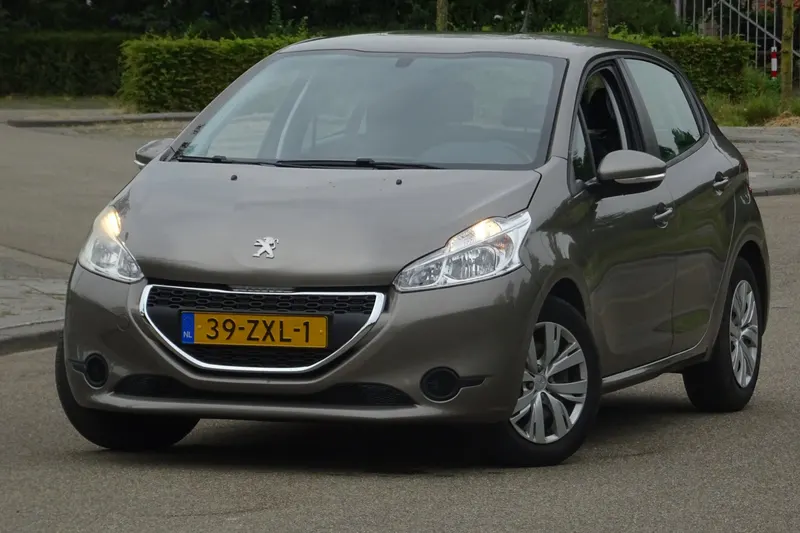 Peugeot 208 (2013)