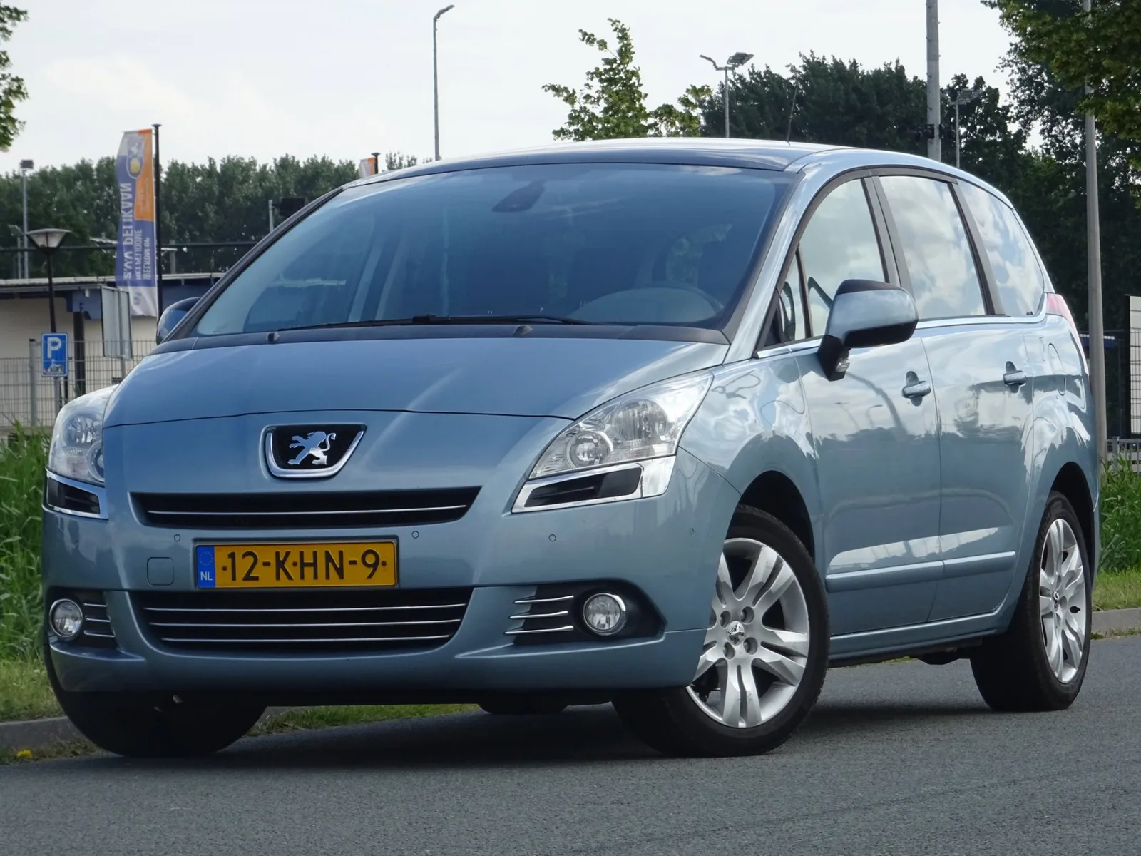 Peugeot 5008 (2009) — foto 1