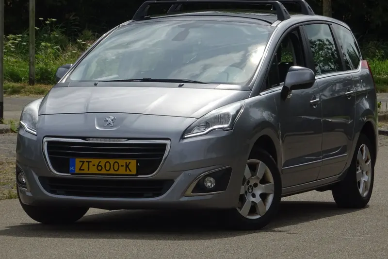 Peugeot 5008 (2015)