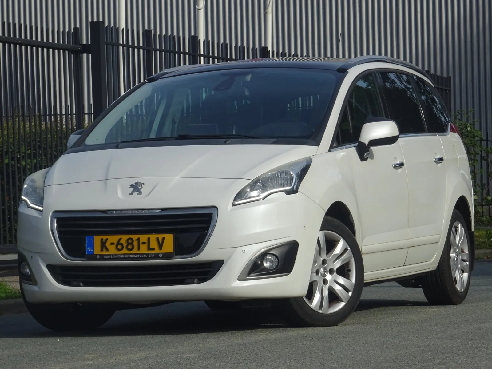 Peugeot 5008 (2016) — foto 1