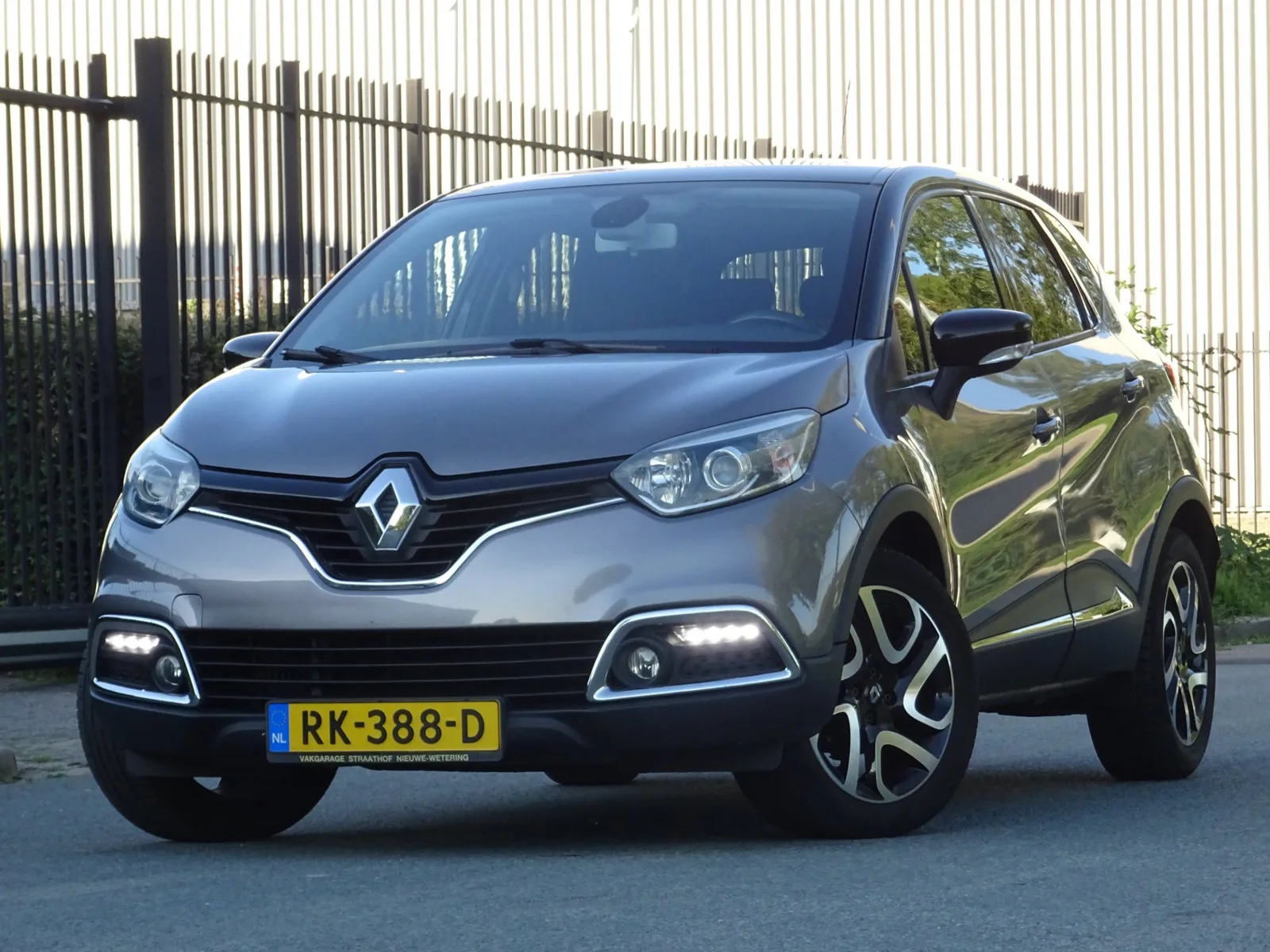 Renault Captur (2015) — foto 1