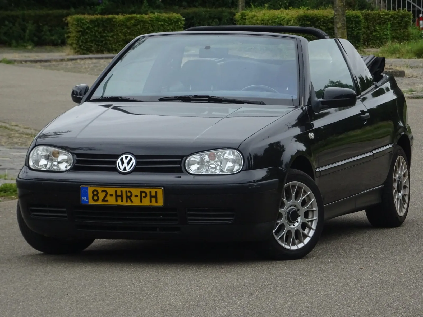 Volkswagen Golf (2001) — foto 1