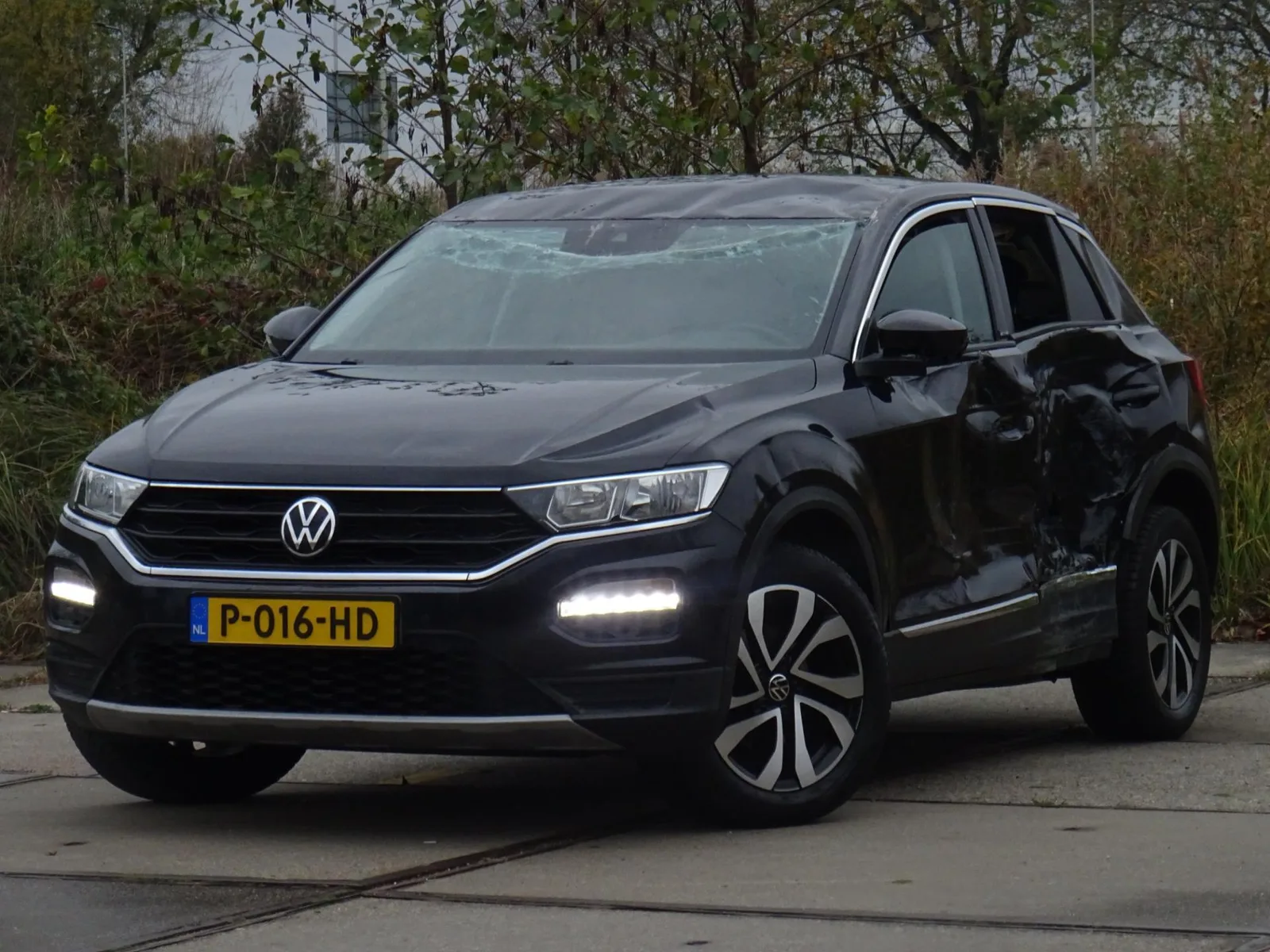 Volkswagen T-Roc (2021) — foto 1