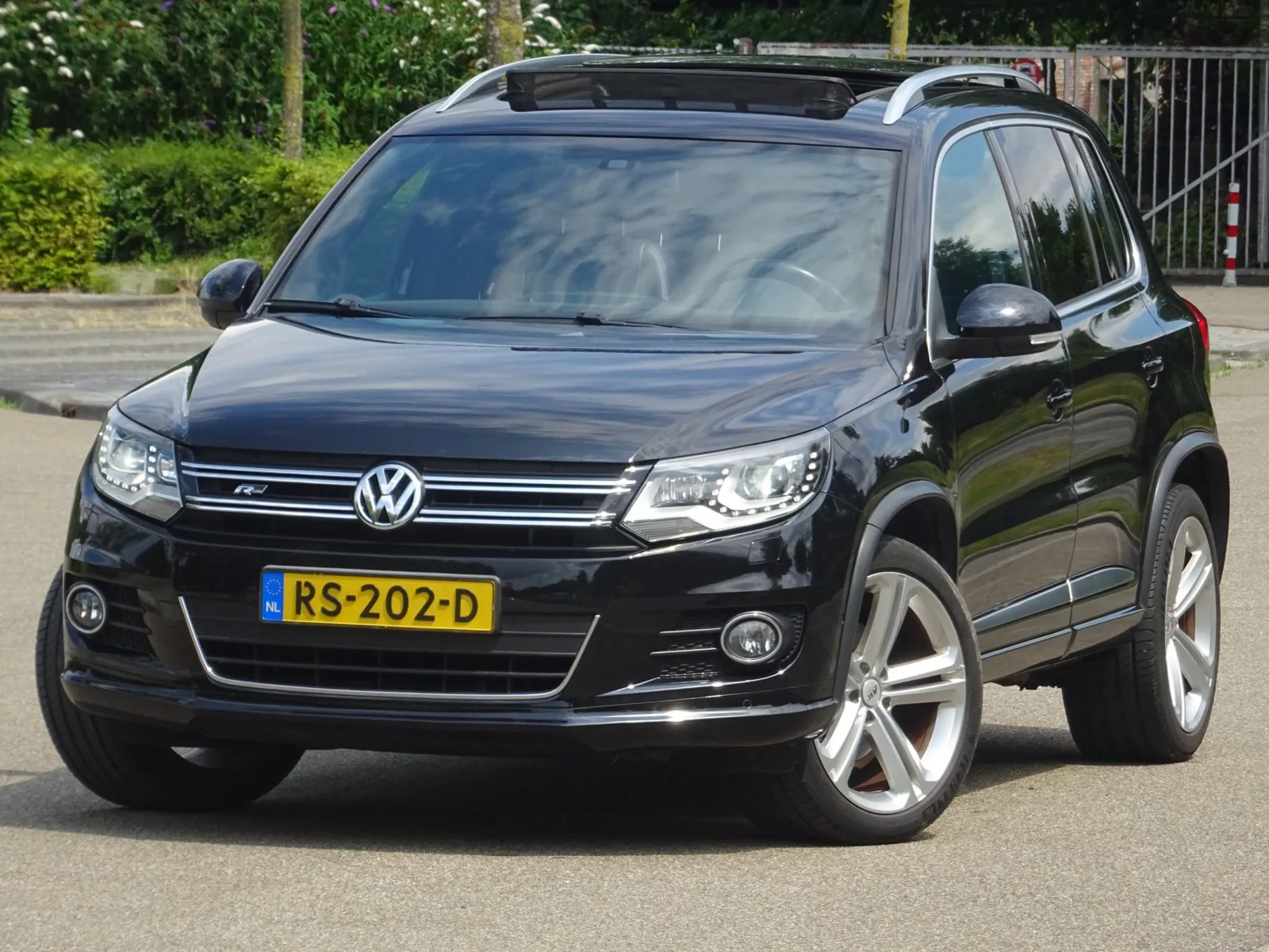 Volkswagen Tiguan (2013) — foto 1