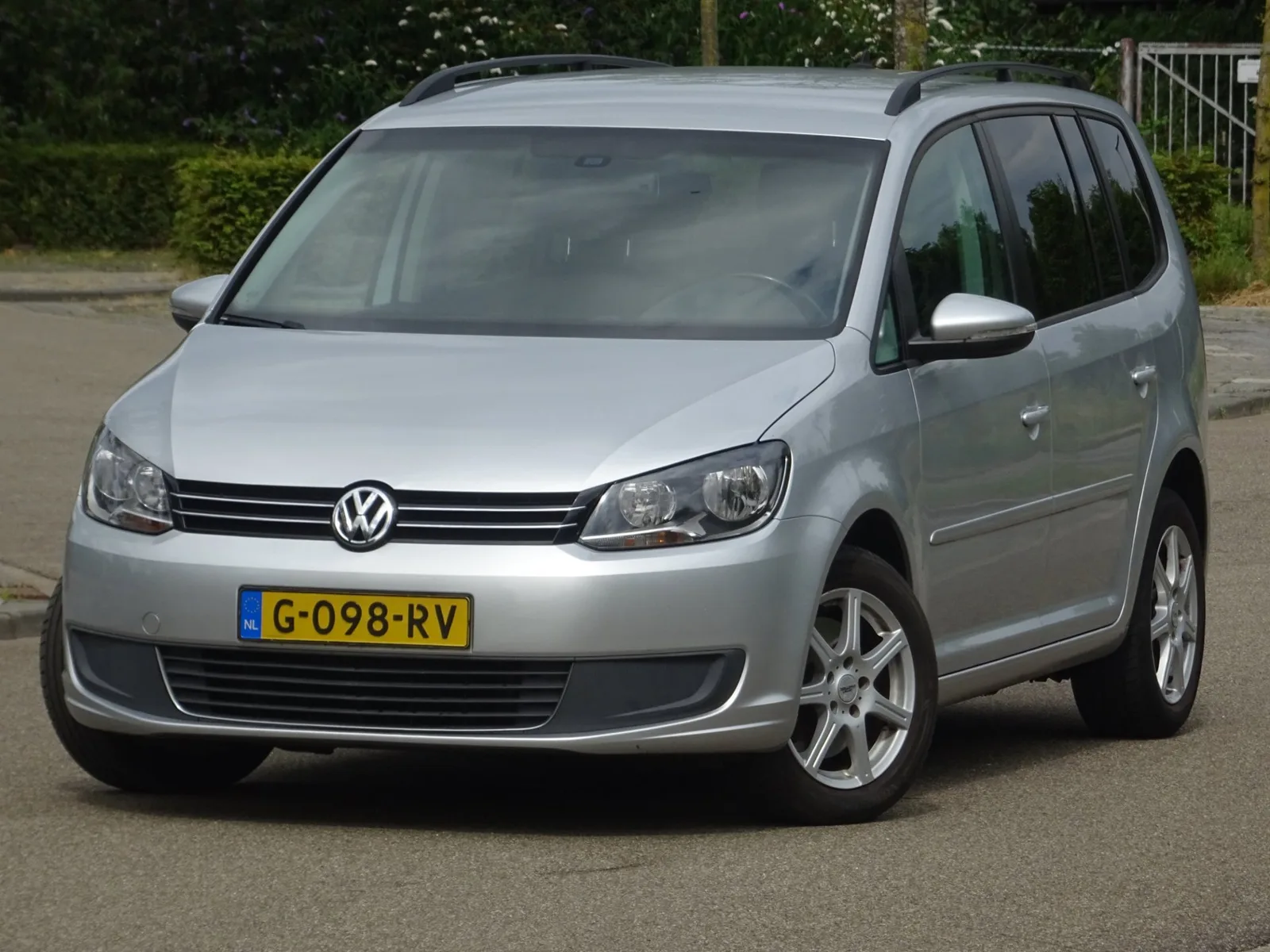 Volkswagen Touran (2014) — foto 1
