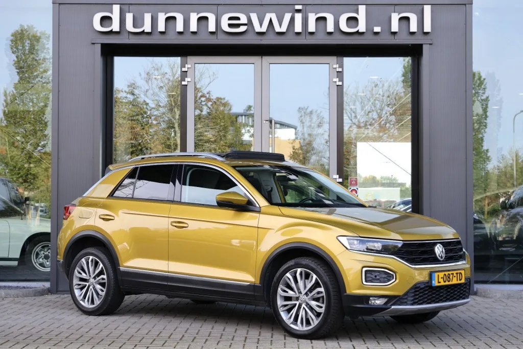 Volkswagen T-Roc (2018) — foto 1