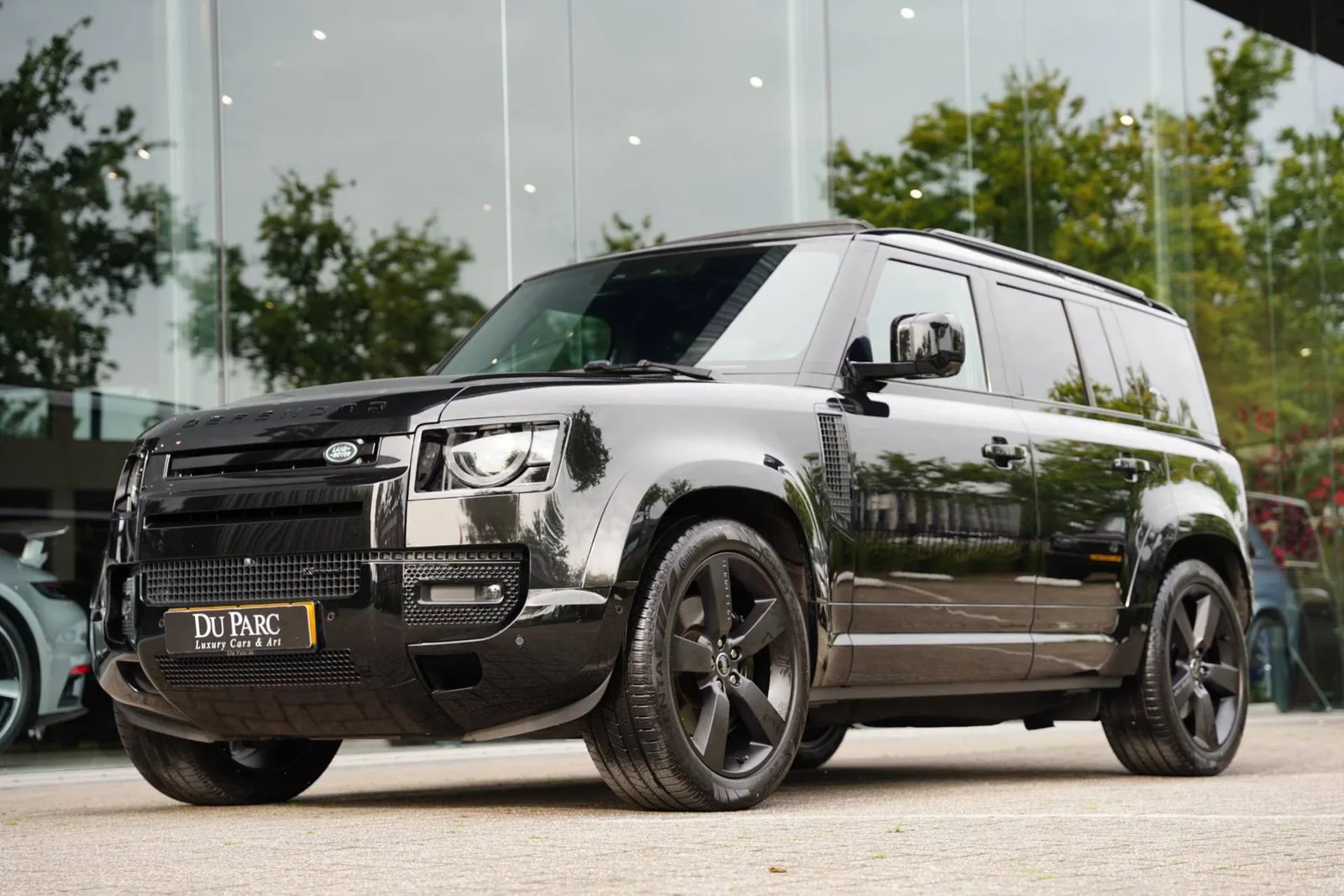 Land Rover Defender (2023) — foto 1