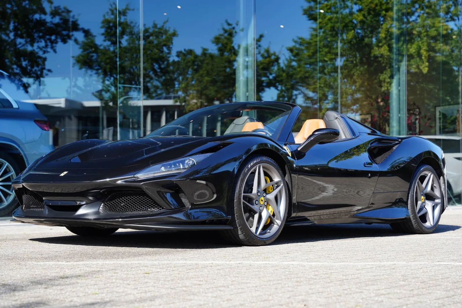 Ferrari F8 Spider (2022) — foto 1