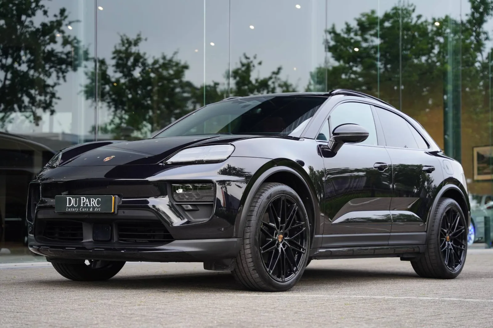 Porsche Macan (2024) — foto 1