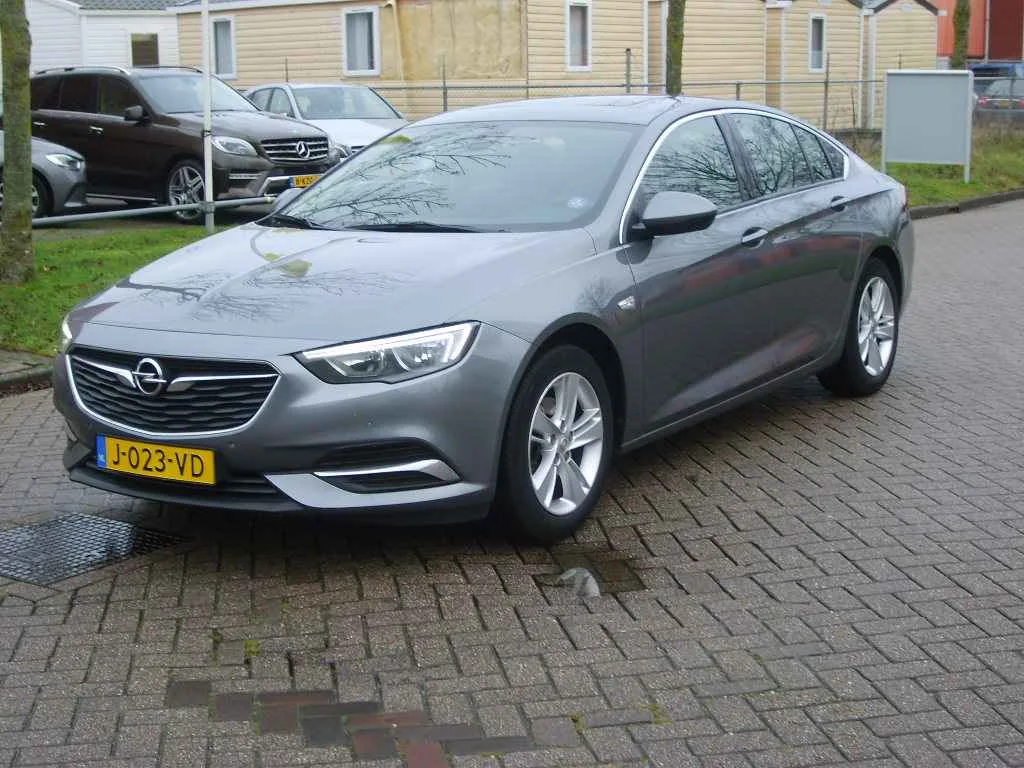 Opel Insignia (2020) — foto 1