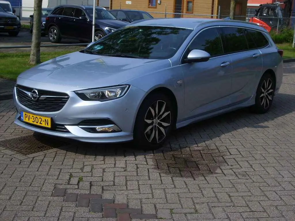 Opel Insignia (2017) — foto 1