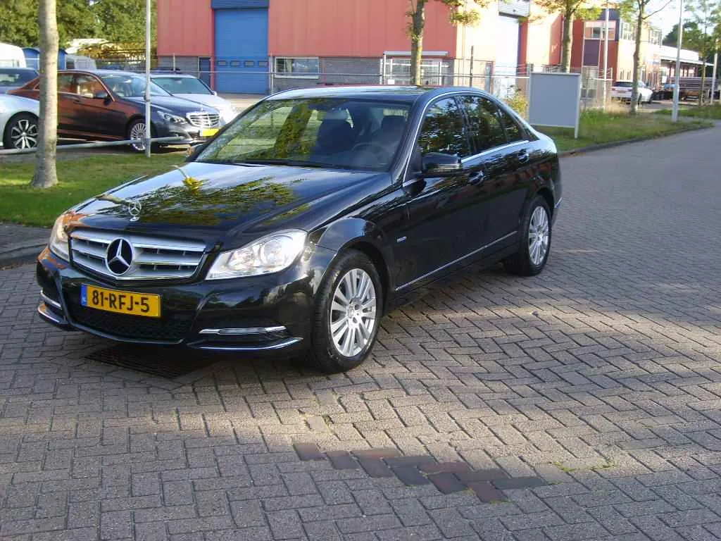 Mercedes-Benz C-Klasse (2011) — foto 1