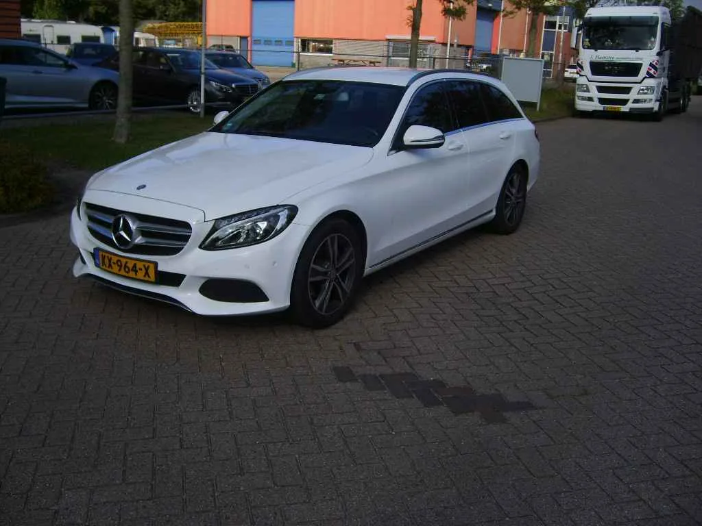 Mercedes-Benz C-Klasse (2016) — foto 1