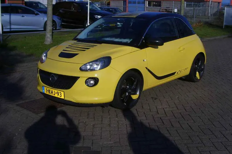 Opel Adam (2013)