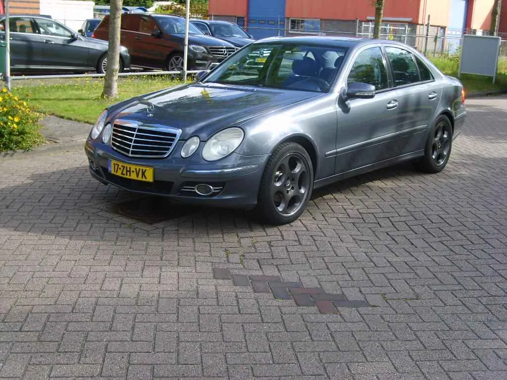 Mercedes-Benz E-Klasse (2008) — foto 1