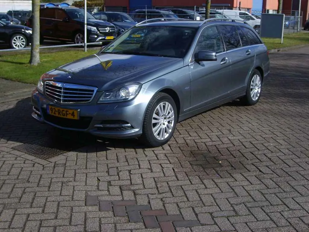Mercedes-Benz C-Klasse (2011) — foto 1