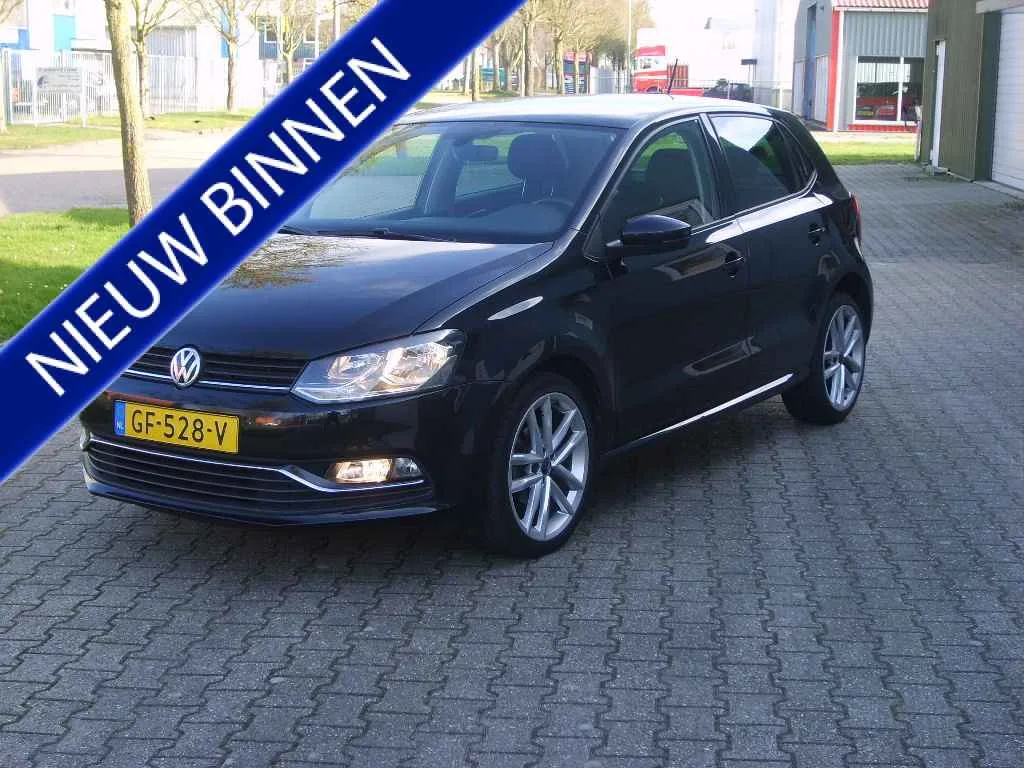 Volkswagen Polo (2015) — foto 1