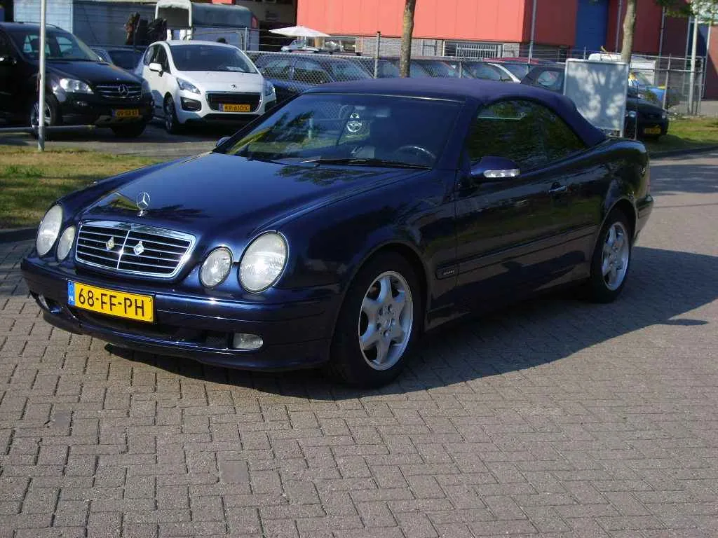 Mercedes-Benz CLK-Klasse (2000) — foto 1