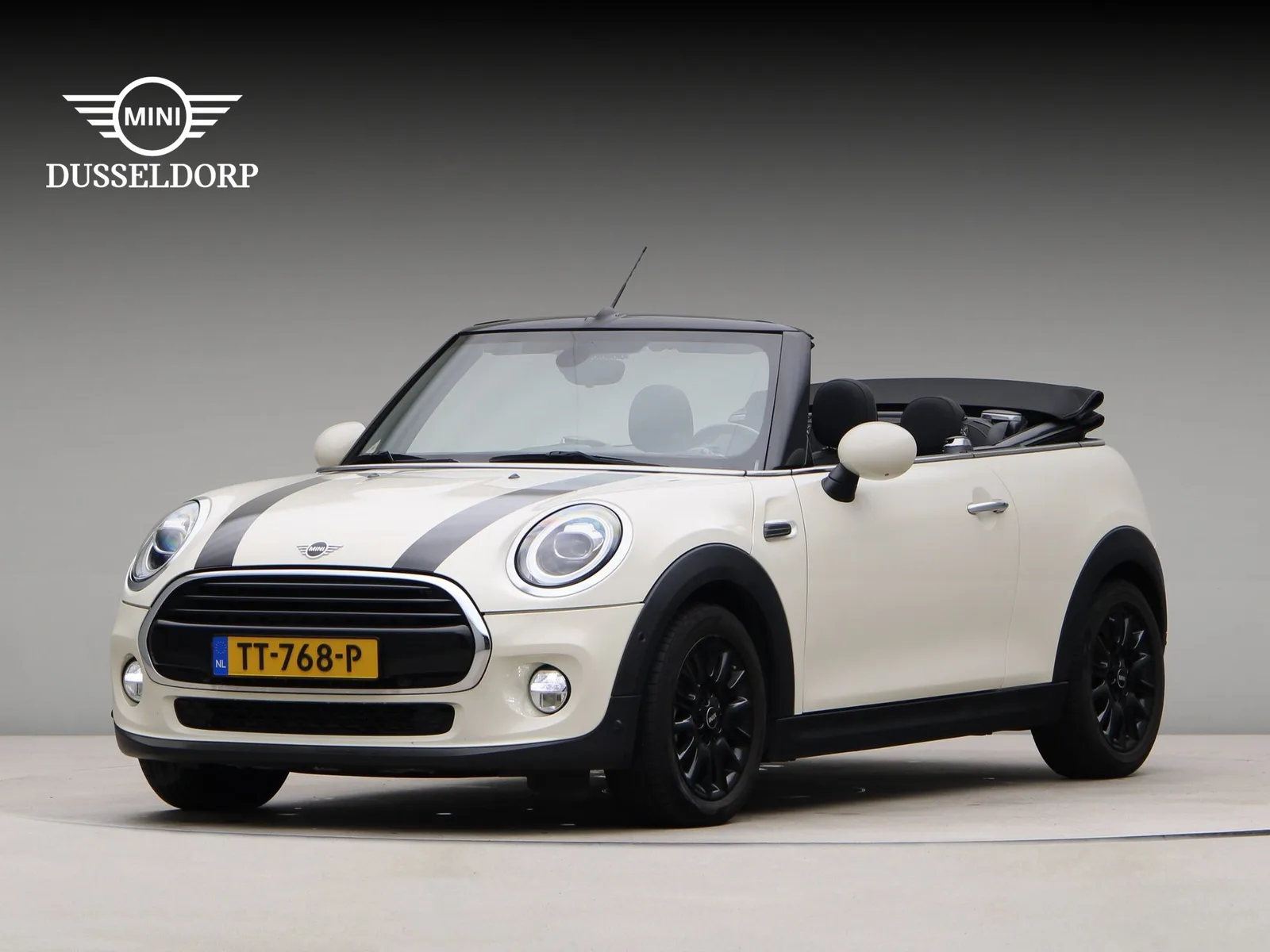 MINI Cabrio (2018) — foto 1