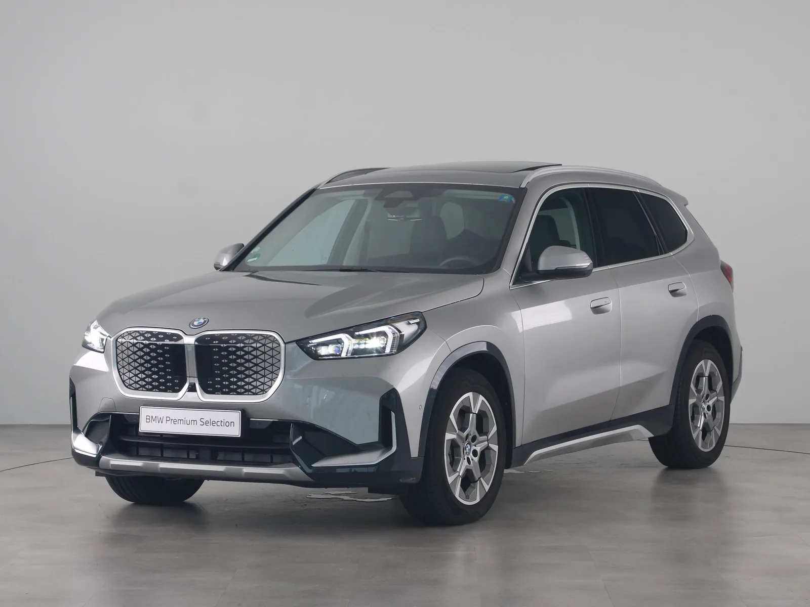 BMW iX1 (2025) — foto 1