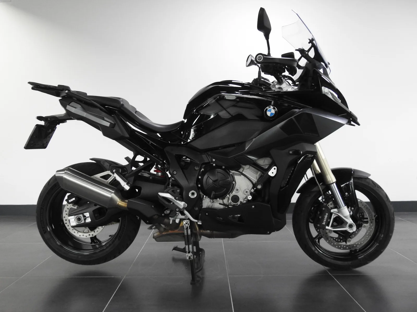 BMW S 1000 XR (2023) — foto 1