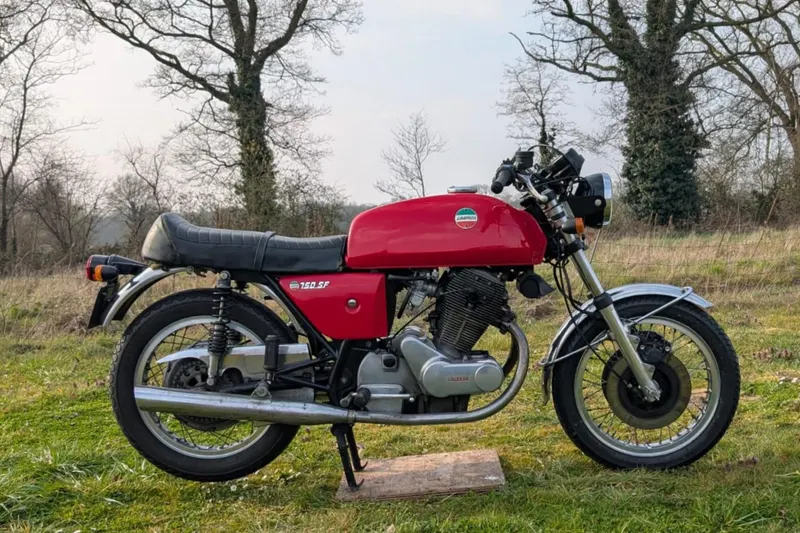 Laverda SF750 with dutch registration papers (1976)
