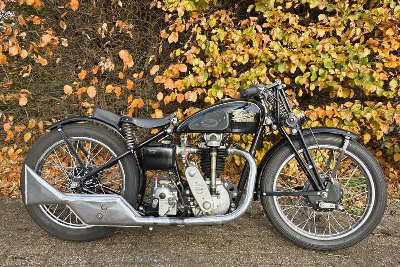 Velocette KSS MK1 with KCR OHC racing engine (1933)