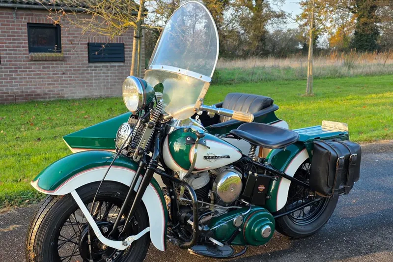Harley-Davidson WLA 750cc with sidecar in fully restored comdition (1942)