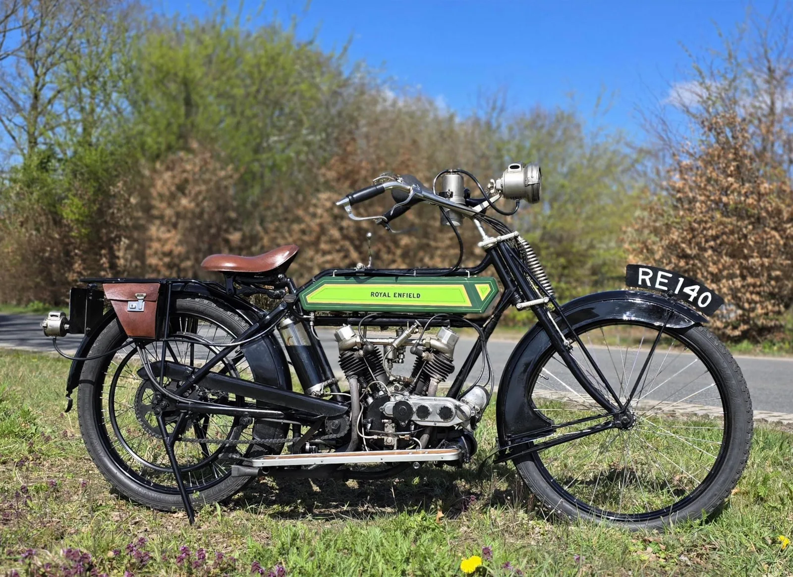 Royal Enfield 140 3 hp 423 2 cilinder ioe (1913) — foto 1