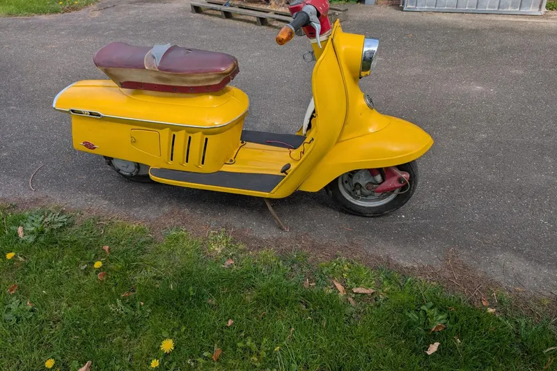 Heinkel 150cc dutch registration UR-10-00 (1964)