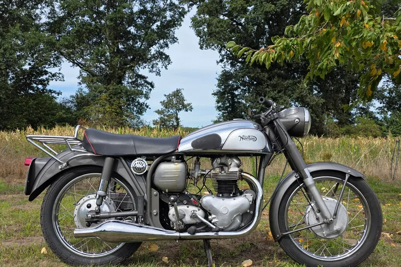 Norton Dominator 500cc 88 (1955)