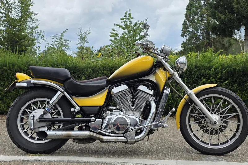 Suzuki Intruder (1986)