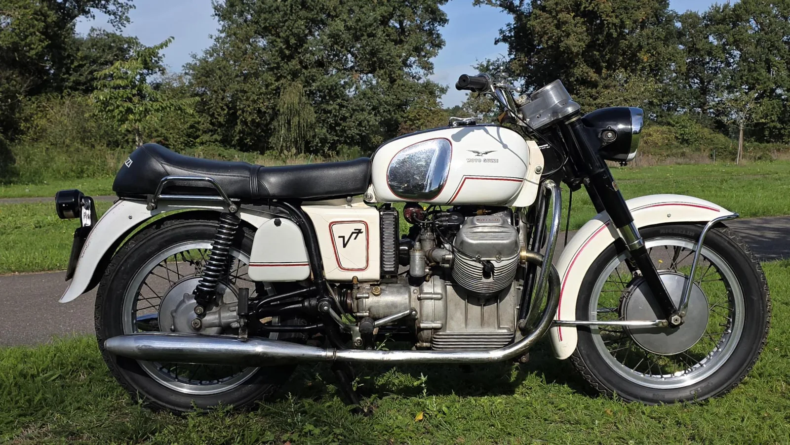 Moto Guzzi V7 (1968) — foto 1