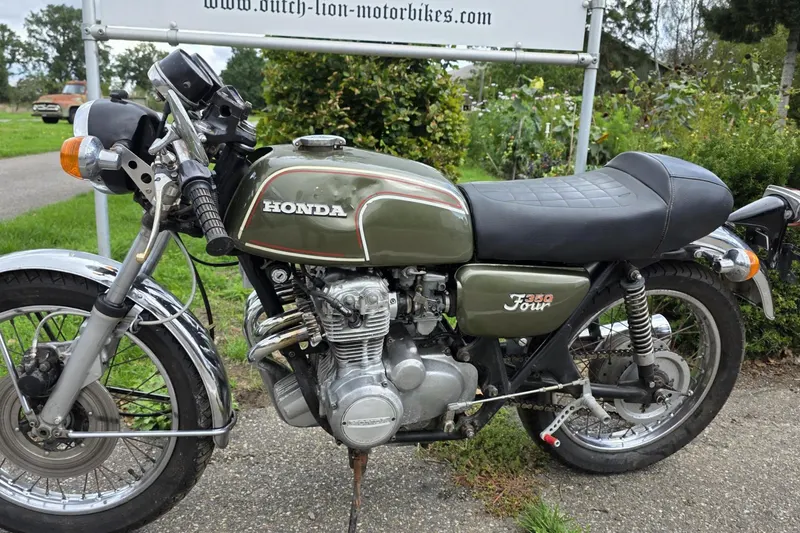 Honda CB350F0 in bachus olive (1972)