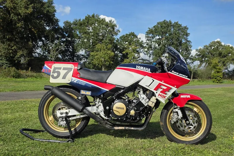 Yamaha FZ 750 (1987)