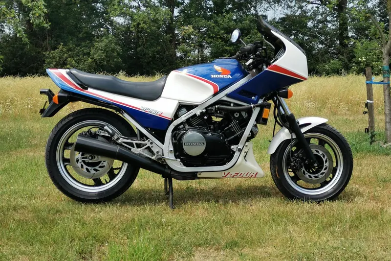 Honda VF 750 F (2026)