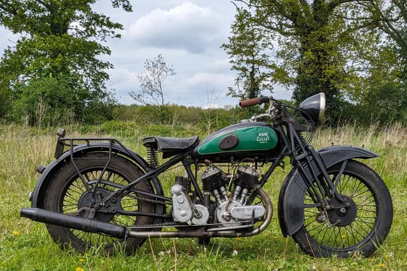 Rene Gillet 750cc V2 G in first paint (1940)