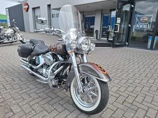 Harley-Davidson Softail Deluxe (2006) — foto 1