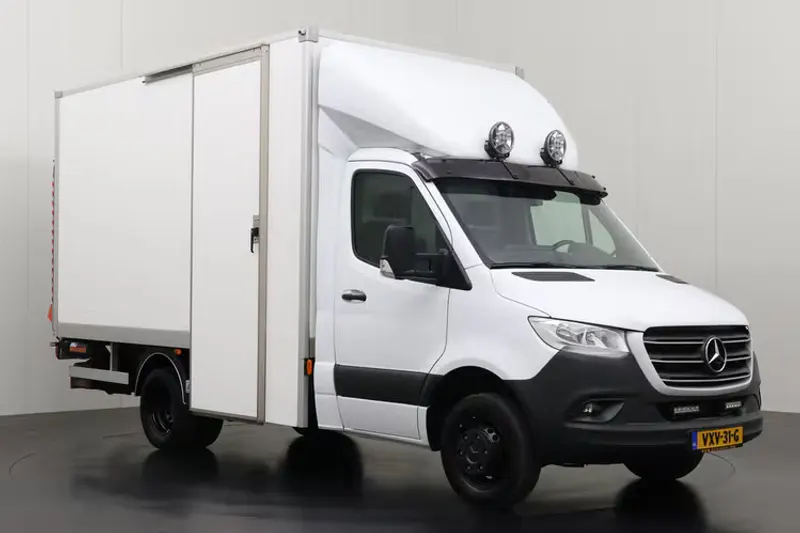 Mercedes-Benz Sprinter (2023)