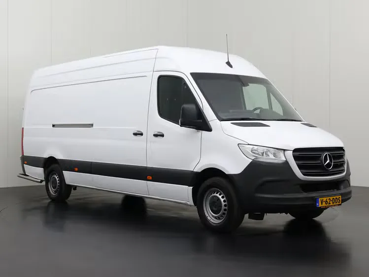 Mercedes-Benz Sprinter (2024) — foto 1