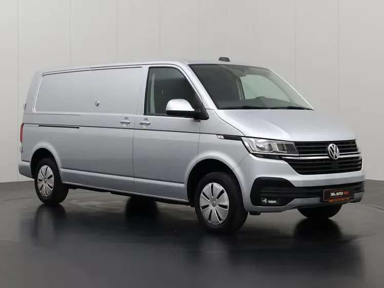 Volkswagen Transporter (2023) — foto 1