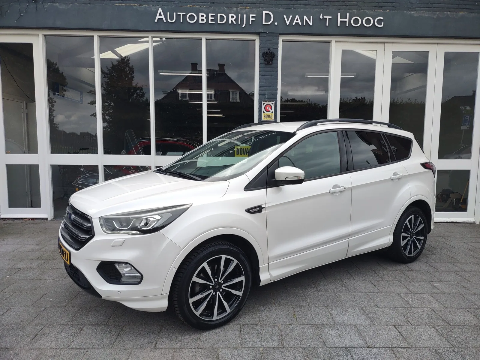 Ford Kuga (2017) — foto 1